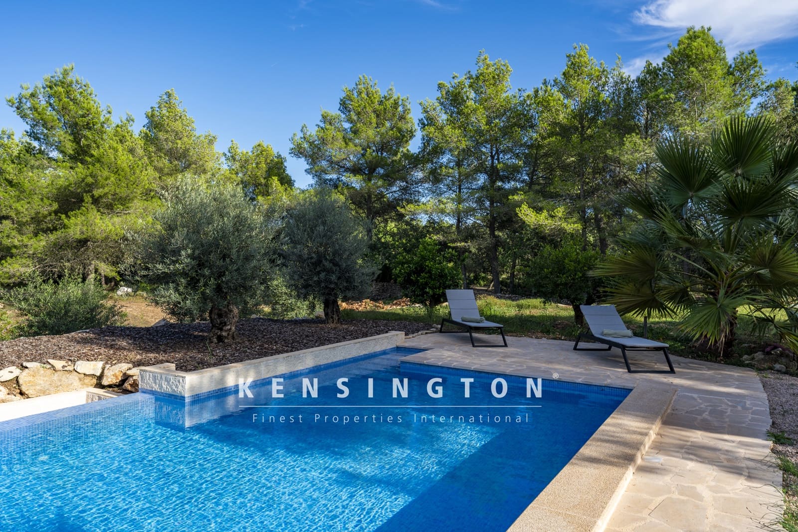 3 soveværelse Finca/Landehus til salg i Arta med swimmingpool - € 2.475.000 (Ref: 9193050)