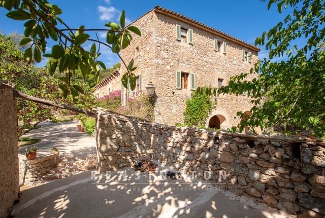 4 soveværelse Finca/Landehus til salg i Artà med swimmingpool - € 4.600.000 (Ref: 9198169)