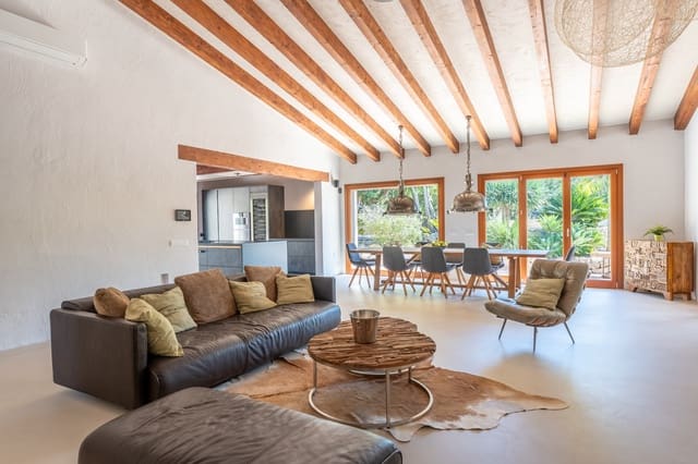 5 soveværelse Finca/Landehus til salg i Artà med swimmingpool - € 2.950.000 (Ref: 9219015)