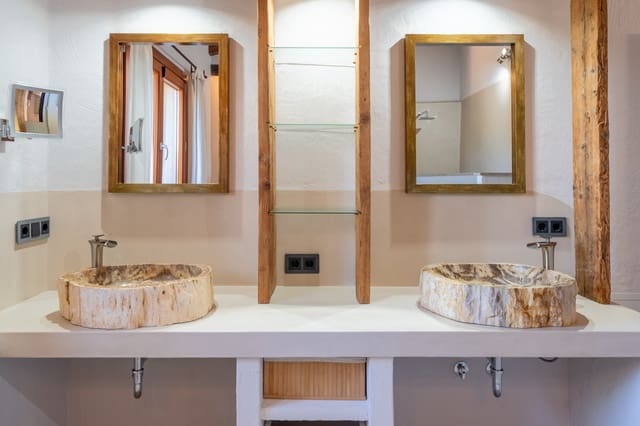 5 soveværelse Finca/Landehus til salg i Artà med swimmingpool - € 2.950.000 (Ref: 9219015)