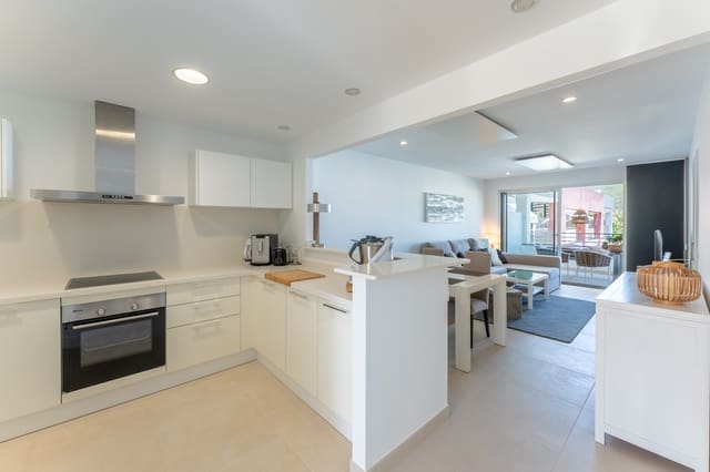 2 slaapkamer Appartement te koop in Son Servera met zwembad garage - € 890.000 (Ref: 9221279)