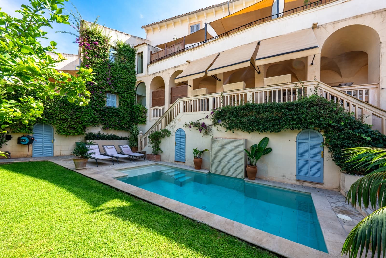 5 quarto Casa em Banda para venda em Capdepera com piscina garagem - 2 900 000 € (Ref: 9255452)