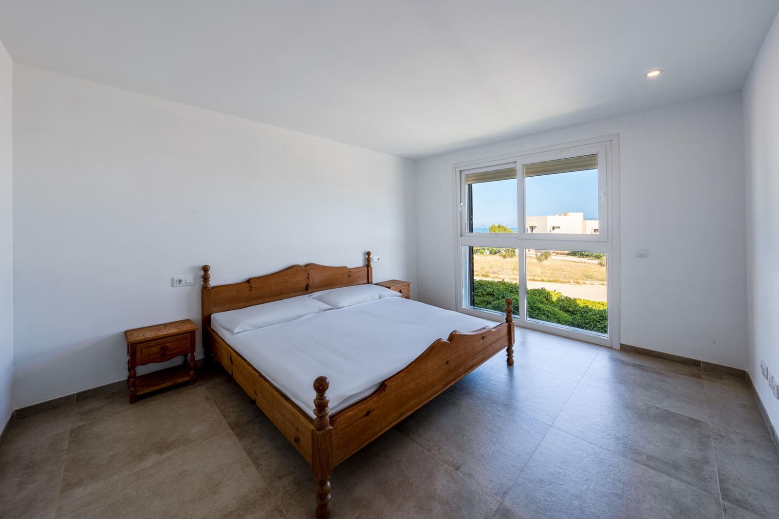 Villa/Maison de 4 chambres à louer à Colonia de Sant Pere / Colonia de San Pedro avec piscine garage - 3 900 € (Ref: 9357688)