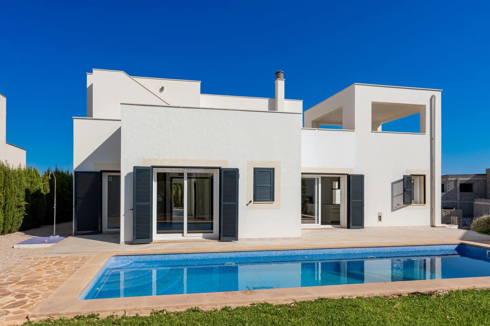 Villa/Maison de 4 chambres à louer à Colonia de Sant Pere / Colonia de San Pedro avec piscine garage - 3 900 € (Ref: 9357688)