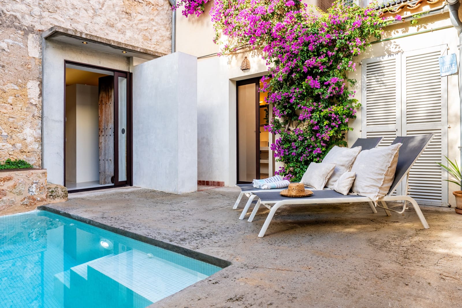 2 bedroom Townhouse for sale in Sant Llorenc des Cardassar with pool garage - € 785,000 (Ref: 9426733)