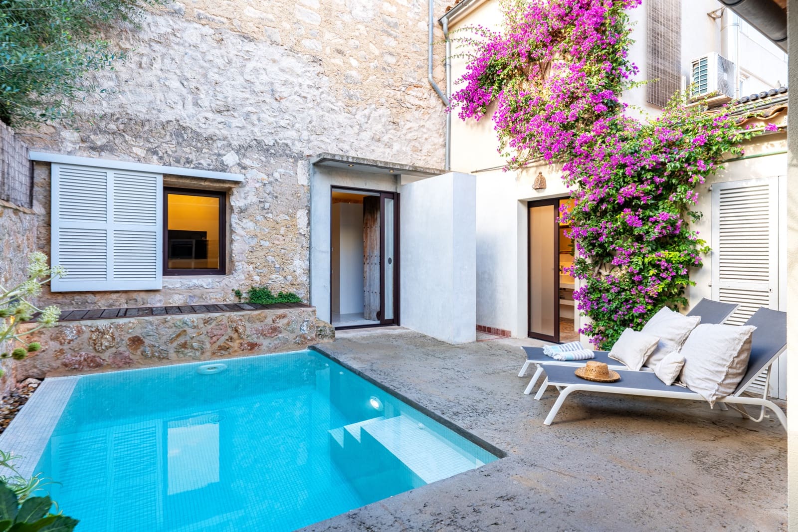 2 bedroom Townhouse for sale in Sant Llorenc des Cardassar with pool garage - € 785,000 (Ref: 9426733)