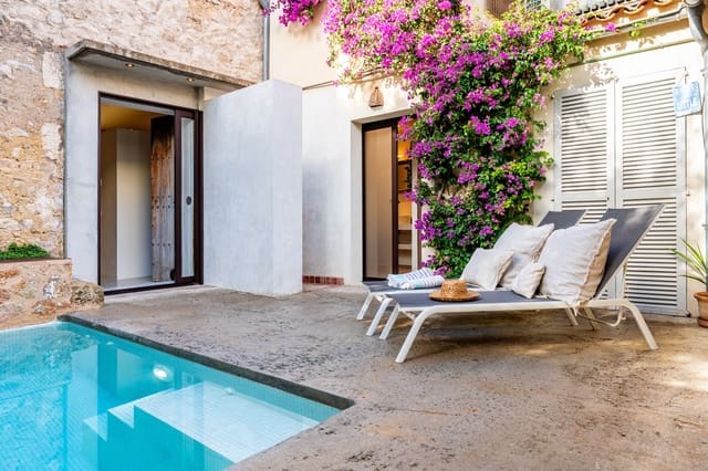 2 soveværelse Byhus til salg i Sant Llorenç des Cardassar med swimmingpool garage - € 785.000 (Ref: 9426733)