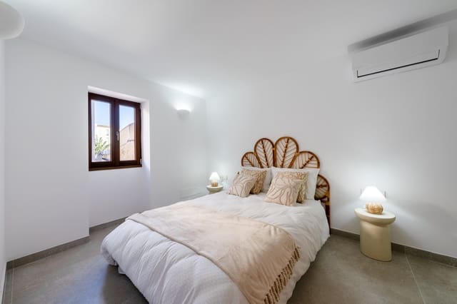 4 soveværelse Byhus til salg i Artà med garage - € 1.350.000 (Ref: 9504745)