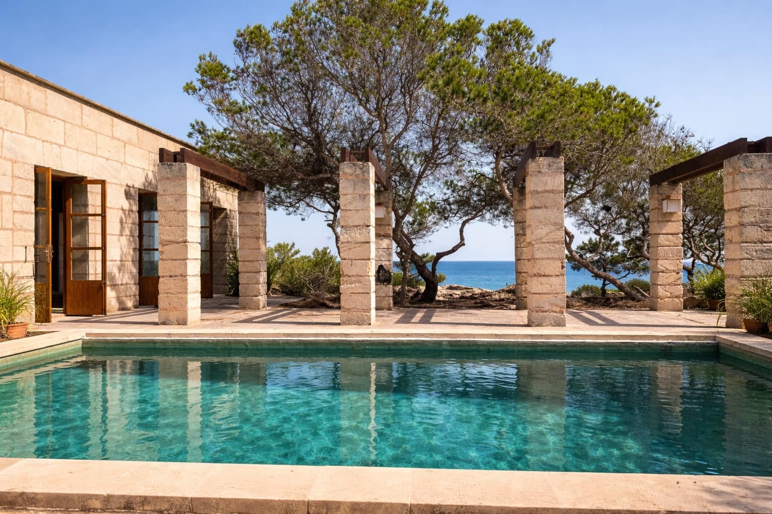 4 slaapkamer Villa te koop in Porto Petro met zwembad - € 6.500.000 (Ref: 9559081)