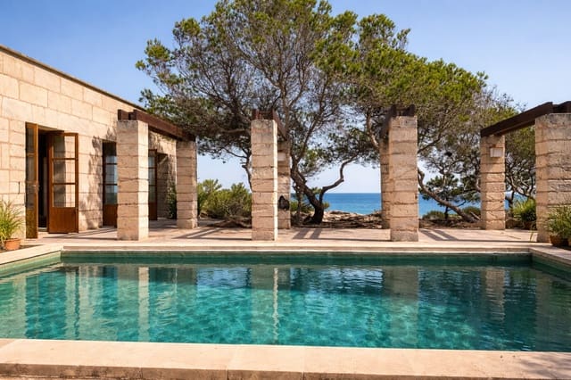 4 slaapkamer Villa te koop in Porto Petro, Santanyí met zwembad - € 6.500.000 (Ref: 9559081)