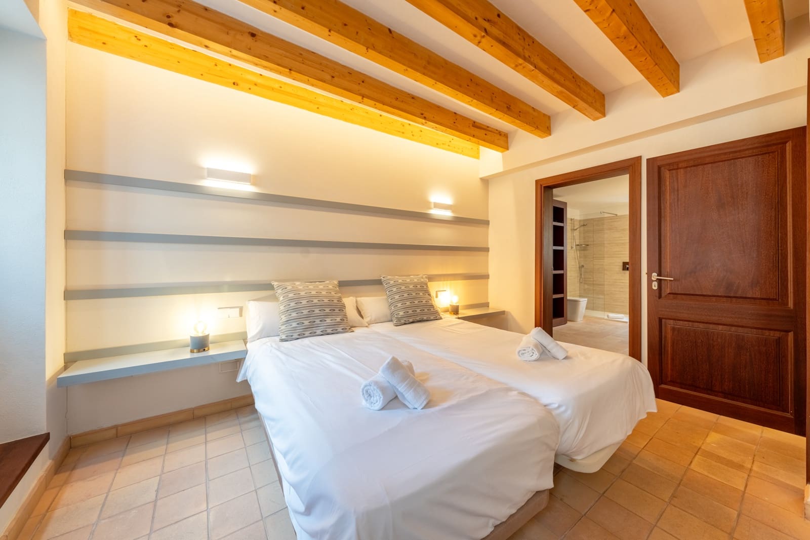 6 soveværelse Byhus til salg i Arta med swimmingpool - € 1.520.000 (Ref: 9708028)