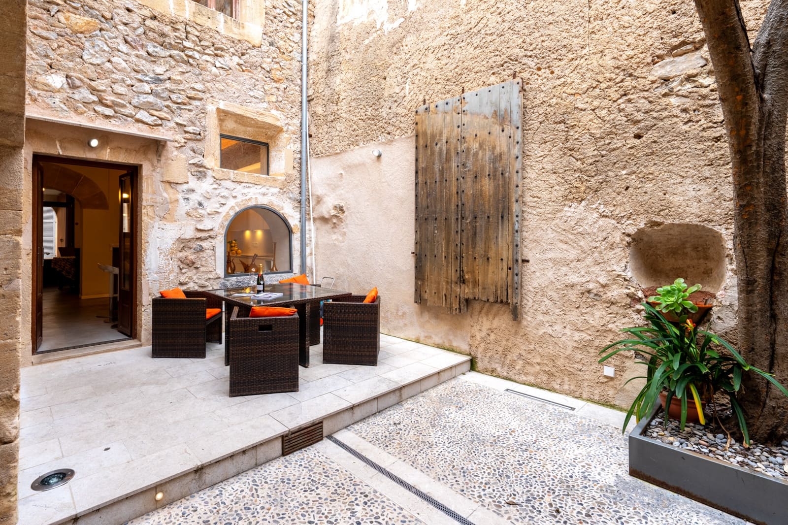 6 soveværelse Byhus til salg i Arta med swimmingpool - € 1.520.000 (Ref: 9708028)