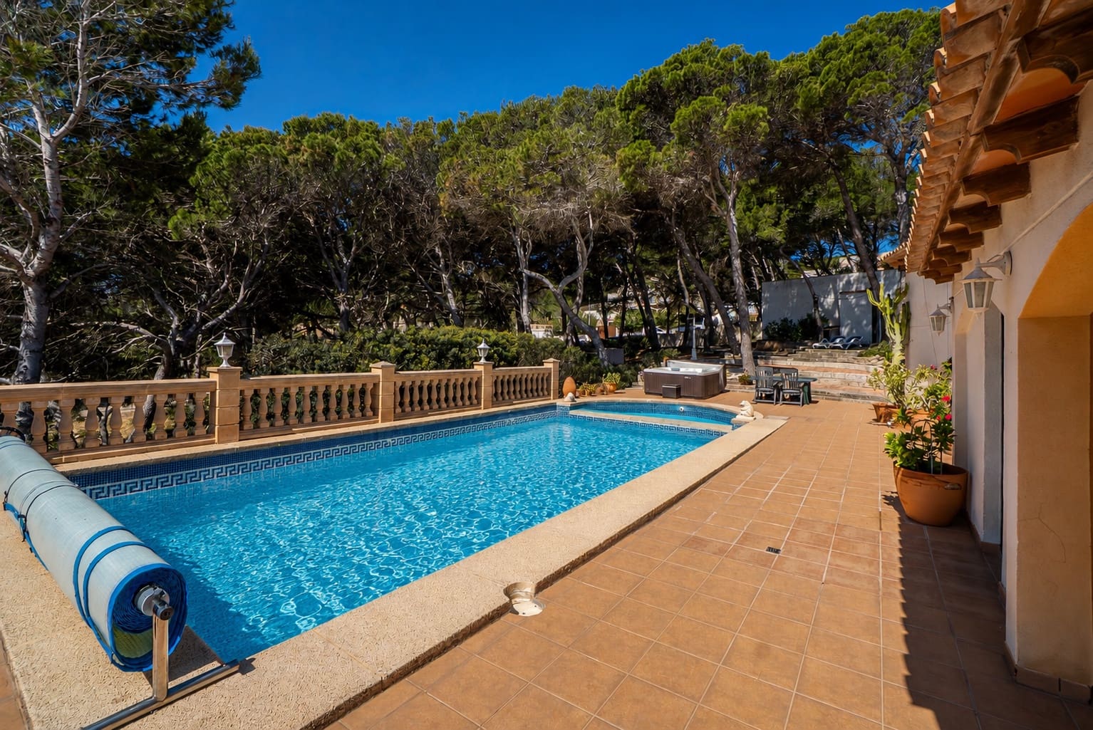5 chambre Villa/Maison à vendre à Cala Mesquida avec piscine garage - 1 475 000 € (Ref: 9812617)