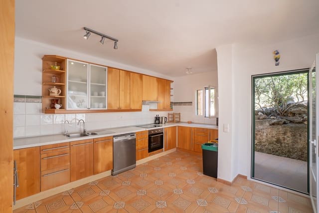 5 soverom Villa til salgs i Cala Mesquida, Capdepera med svømmebasseng garasje - € 1 475 000 (Ref: 9812617)