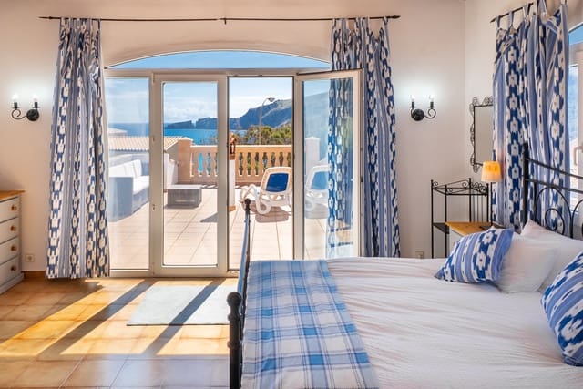 5 soverom Villa til salgs i Cala Mesquida, Capdepera med svømmebasseng garasje - € 1 475 000 (Ref: 9812617)