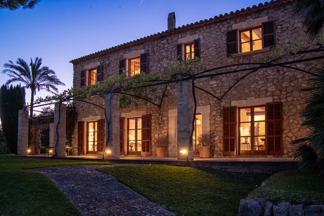 6 chambre Finca/Maison de Campagne à vendre à Artà avec piscine - 3 890 000 € (Ref: 9847930)