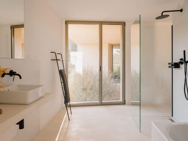 Chalet de 6 habitaciones en Cala Mesquida, Capdepera en alquiler con piscina garaje - 8.500 € (Ref: 9875440)