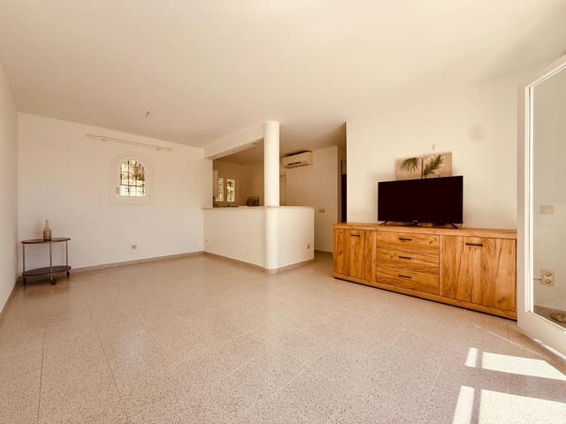 1 bedroom Apartment for sale in Font de Sa Cala / Font de La Cala, Capdepera with pool - € 350,000 (Ref: 9938970)