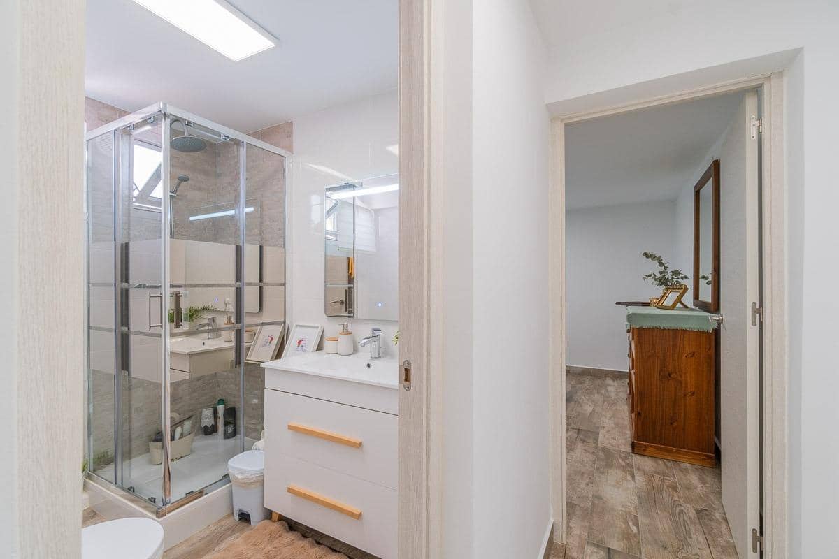 4 slaapkamer Villa te koop in Filipinas met zwembad garage - € 365.000 (Ref: 10000113)