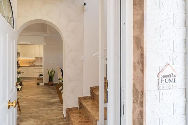 4 slaapkamer Villa te koop in Las Filipinas met zwembad garage - € 365.000 (Ref: 10000113)