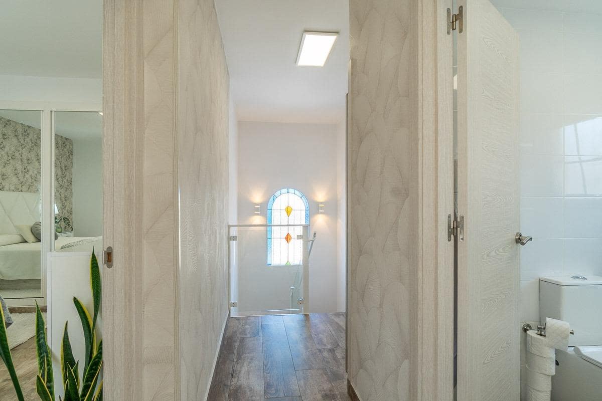 4 slaapkamer Villa te koop in Filipinas met zwembad garage - € 365.000 (Ref: 10000113)