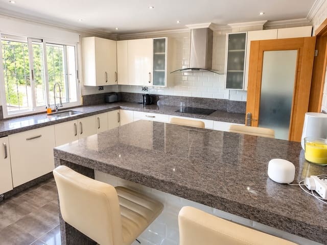 Chalet de 5 habitaciones en Algorfa en venta con piscina garaje - 780.000 € (Ref: 10005340)