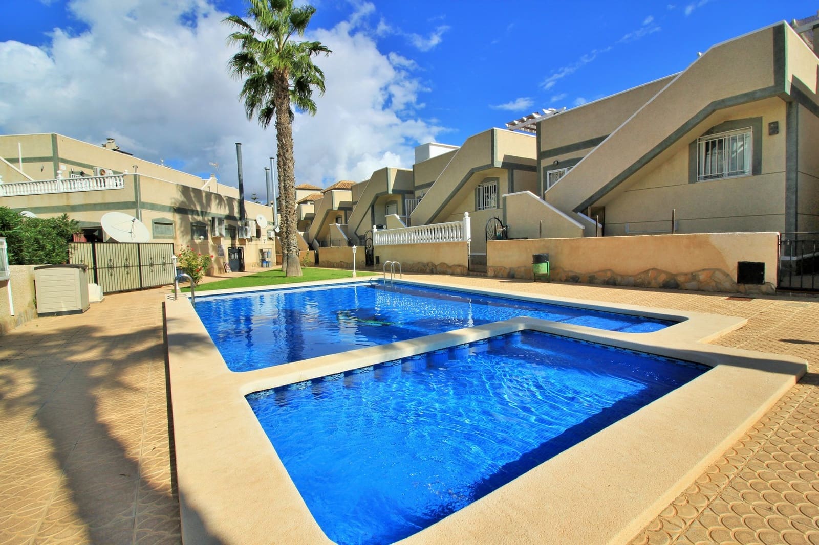 2 chambre Appartement à vendre à Villamartin avec piscine - 189 900 € (Ref: 10007183)