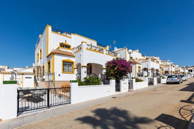 Casa de 3 habitaciones en Vistabella, Orihuela en venta con piscina - 218.000 € (Ref: 10017201)