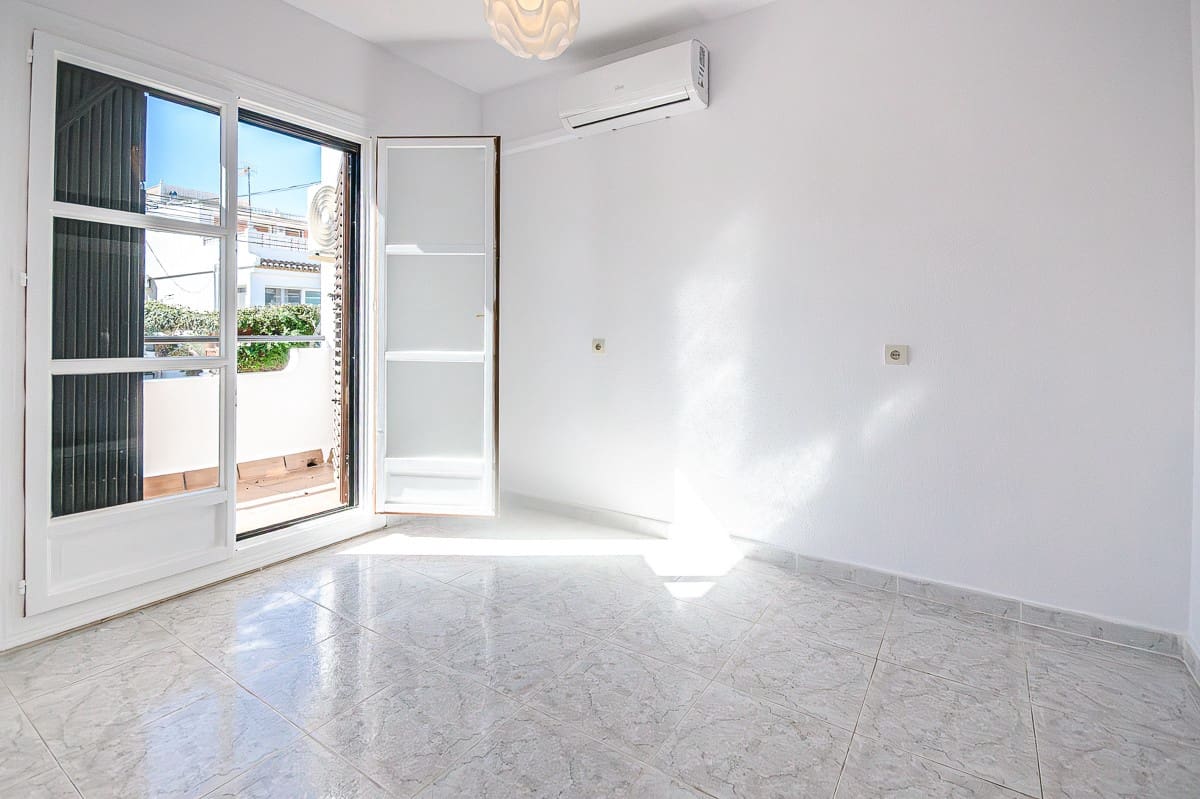 Casa de 3 habitaciones en San Miguel de Salinas en venta - 149.950 € (Ref: 10017207)