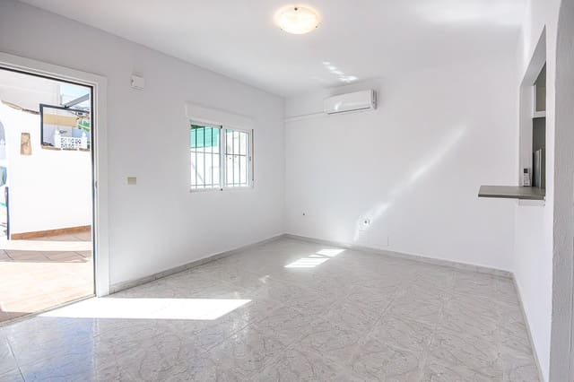 Casa de 3 habitaciones en San Miguel de Salinas en venta - 149.950 € (Ref: 10017207)