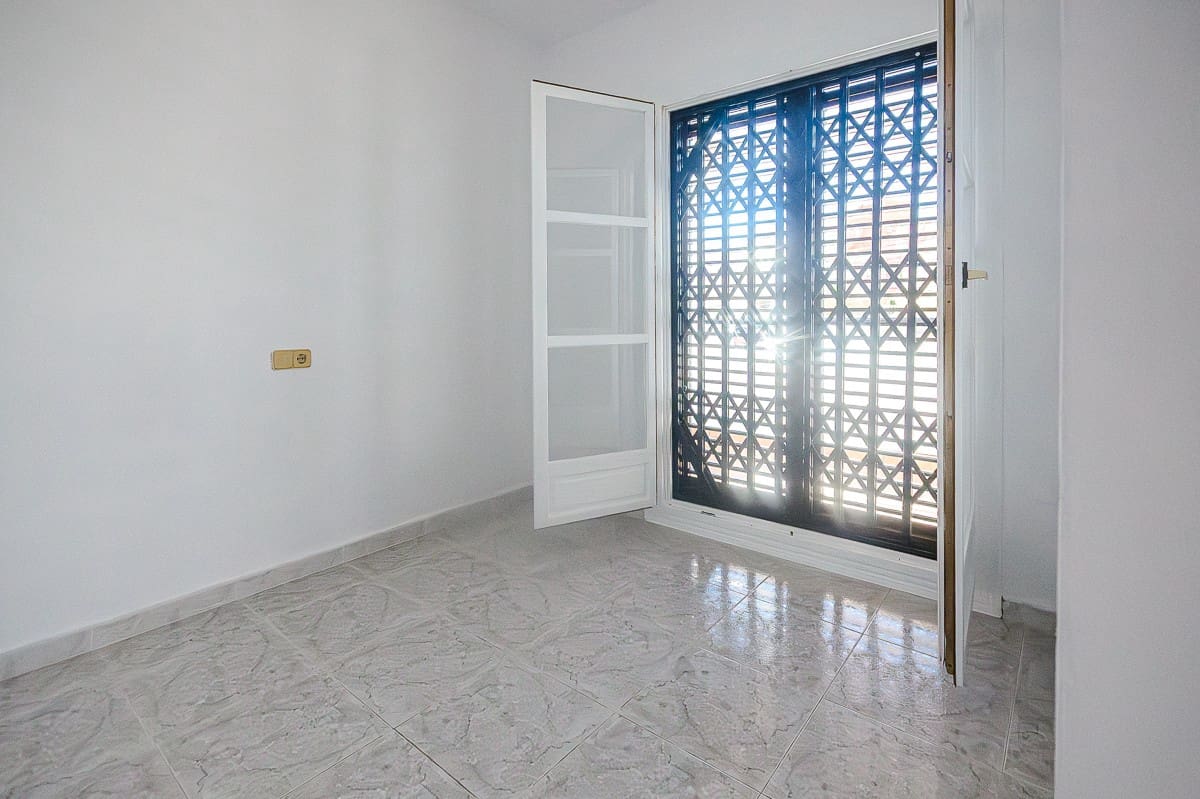 Casa de 3 habitaciones en San Miguel de Salinas en venta - 149.950 € (Ref: 10017207)