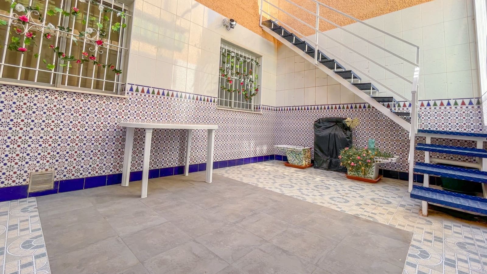 4 slaapkamer Villa te koop in Lo Pagan met garage - € 220.000 (Ref: 10027861)