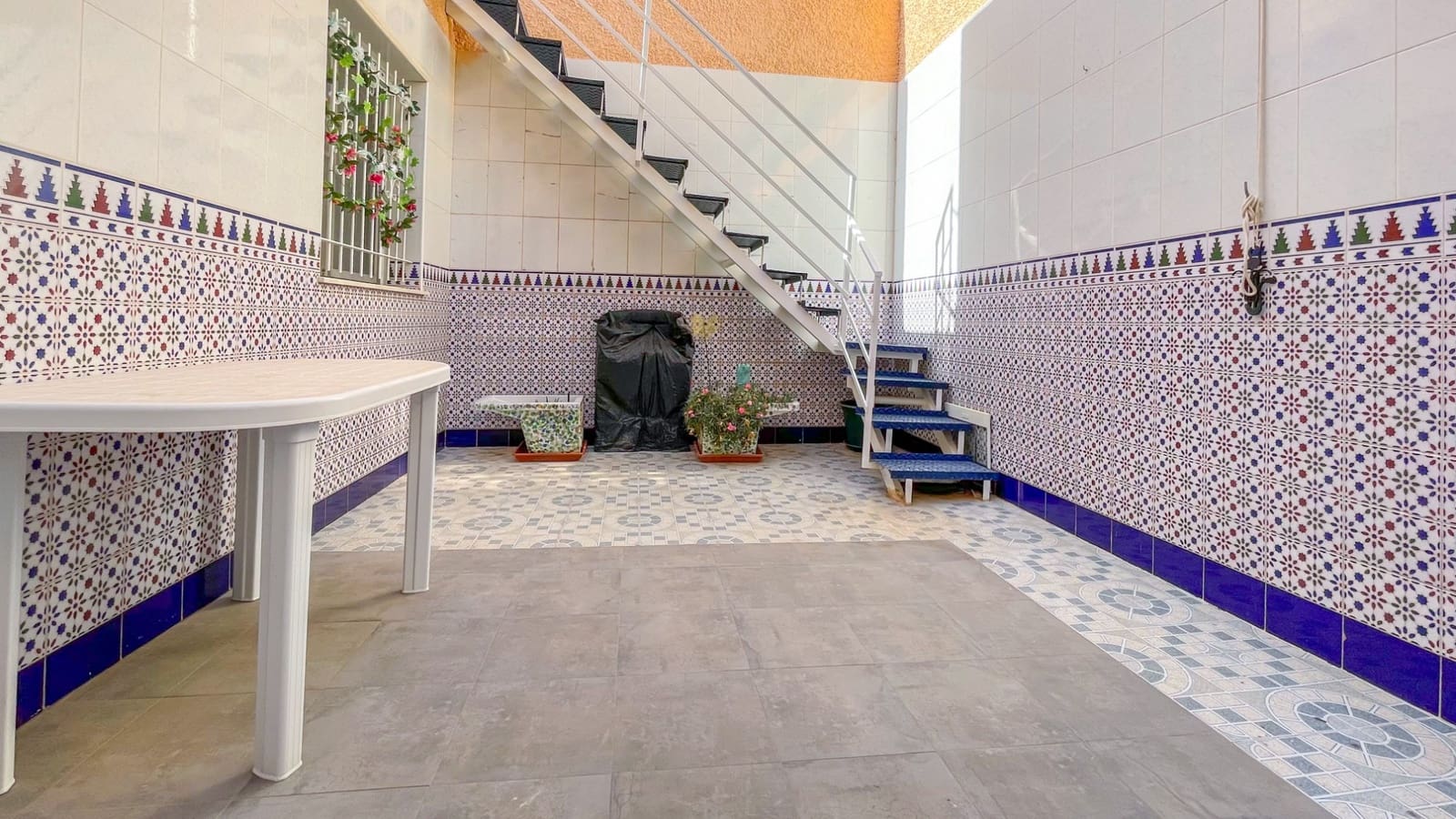 4 slaapkamer Villa te koop in Lo Pagan met garage - € 220.000 (Ref: 10027861)