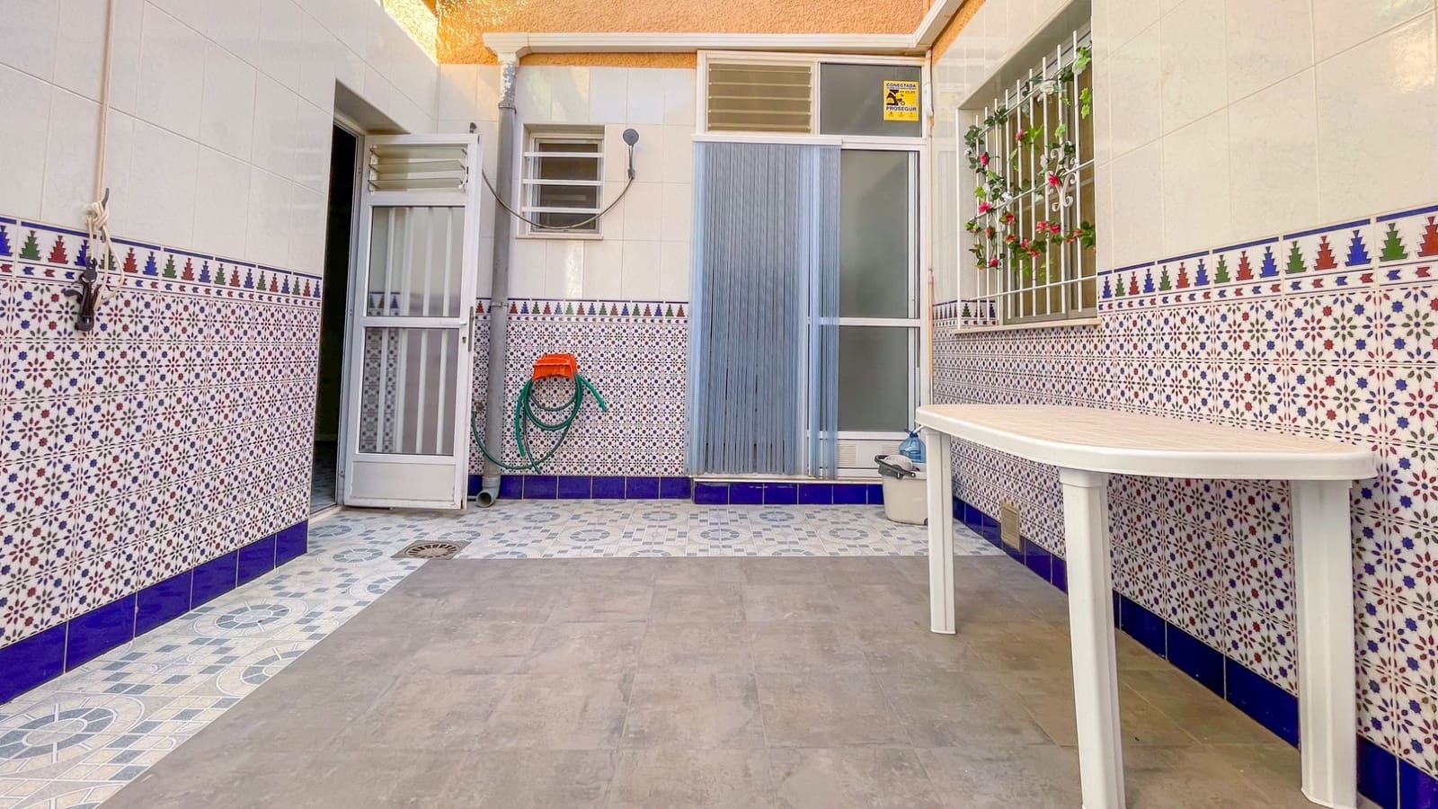 4 slaapkamer Villa te koop in Lo Pagan met garage - € 220.000 (Ref: 10027861)