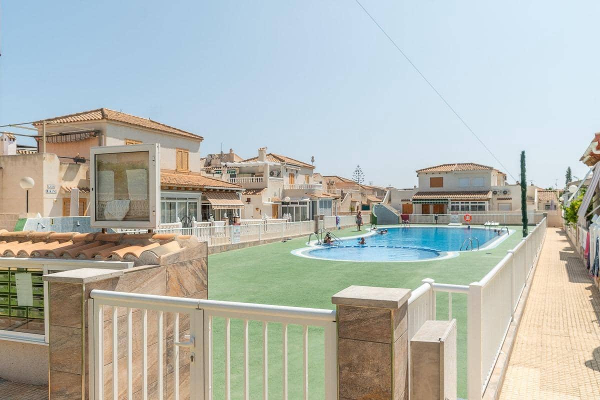 5 chambre Villa/Maison à vendre à Playa Flamenca avec piscine - 240 000 € (Ref: 10031610)