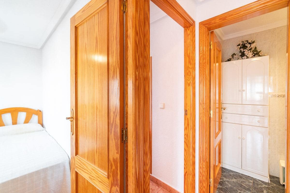 5 chambre Villa/Maison à vendre à Playa Flamenca avec piscine - 240 000 € (Ref: 10031610)