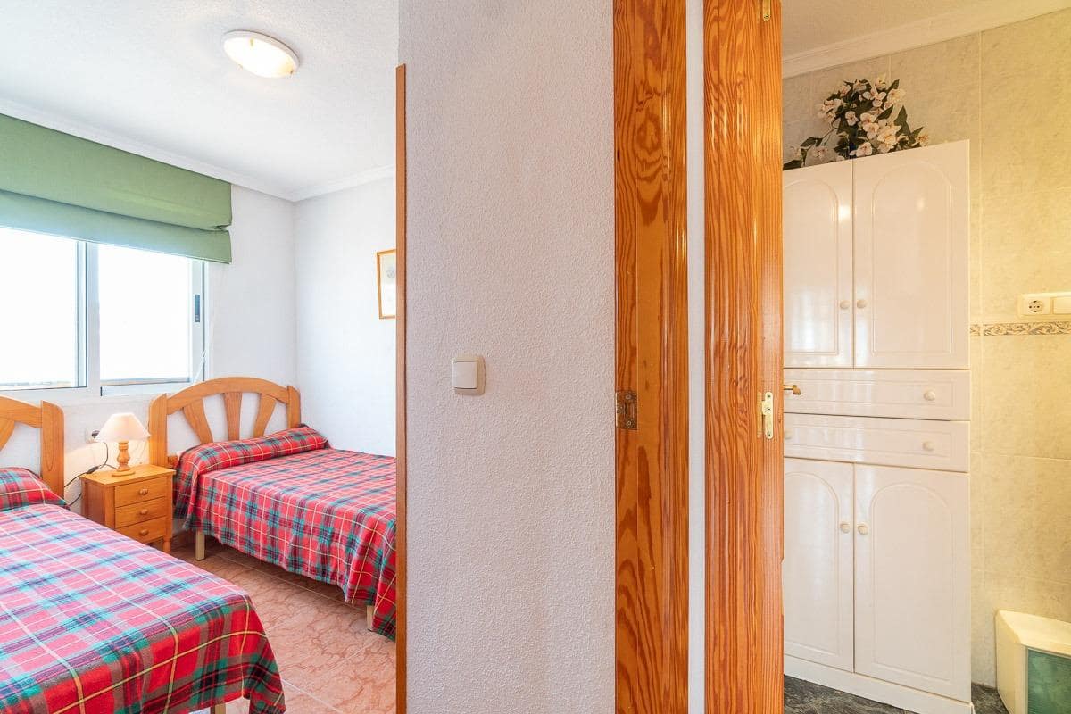5 chambre Villa/Maison à vendre à Playa Flamenca avec piscine - 240 000 € (Ref: 10031610)