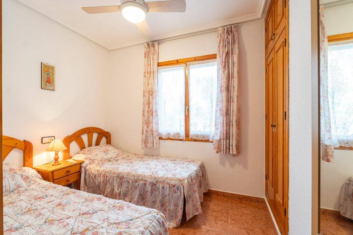 5 chambre Villa/Maison à vendre à Playa Flamenca avec piscine - 240 000 € (Ref: 10031610)