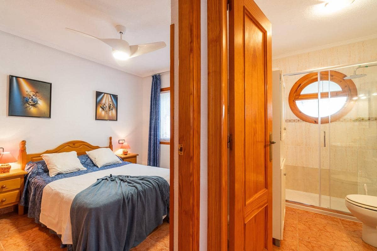 5 chambre Villa/Maison à vendre à Playa Flamenca avec piscine - 240 000 € (Ref: 10031610)