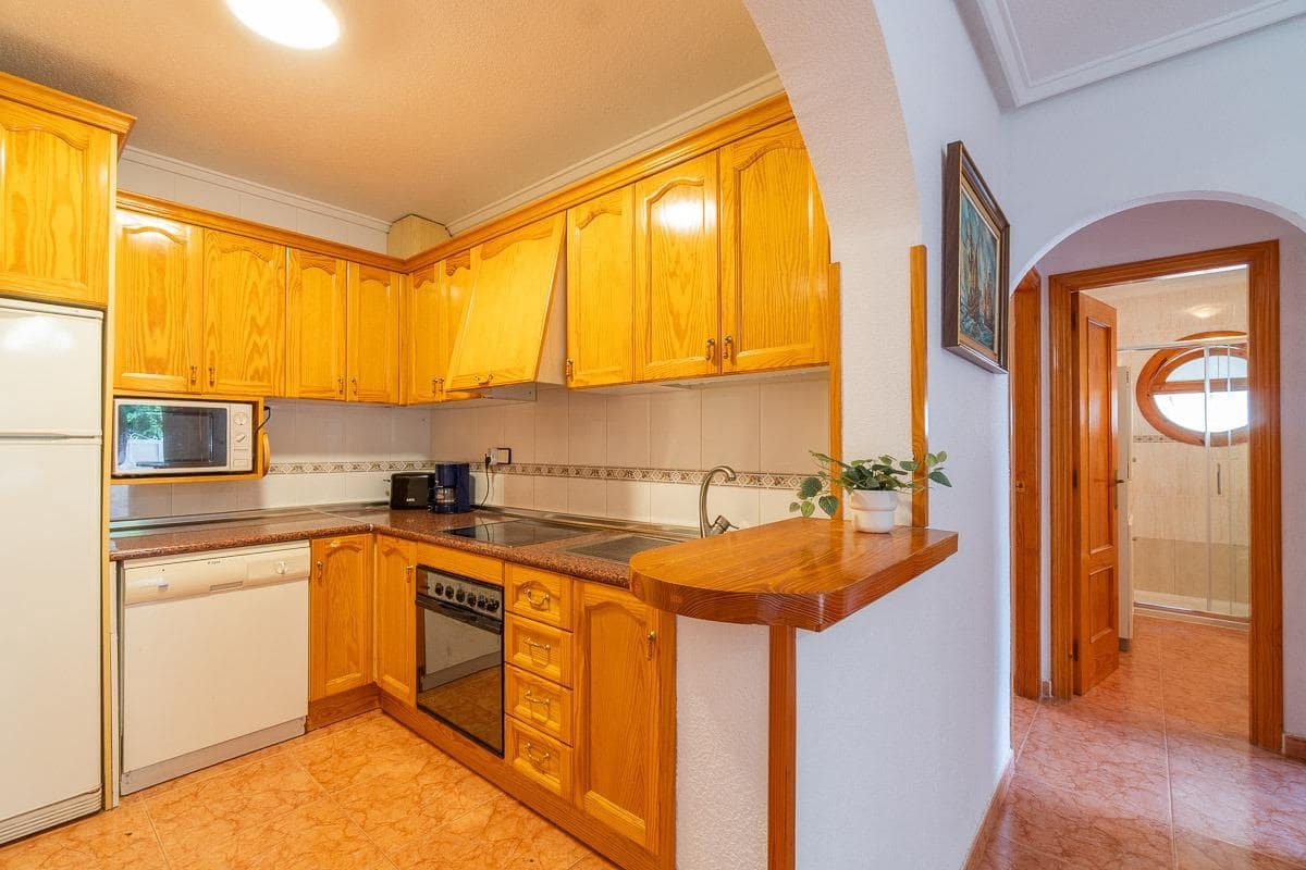 5 chambre Villa/Maison à vendre à Playa Flamenca avec piscine - 240 000 € (Ref: 10031610)