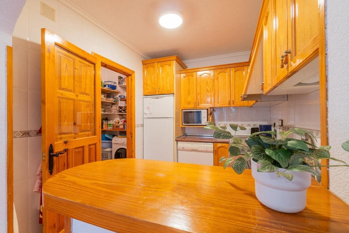 5 chambre Villa/Maison à vendre à Playa Flamenca avec piscine - 240 000 € (Ref: 10031610)