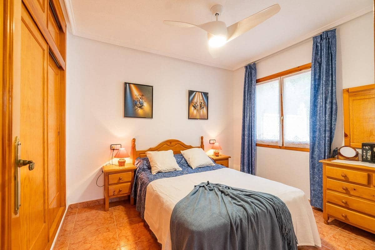 5 chambre Villa/Maison à vendre à Playa Flamenca avec piscine - 240 000 € (Ref: 10031610)