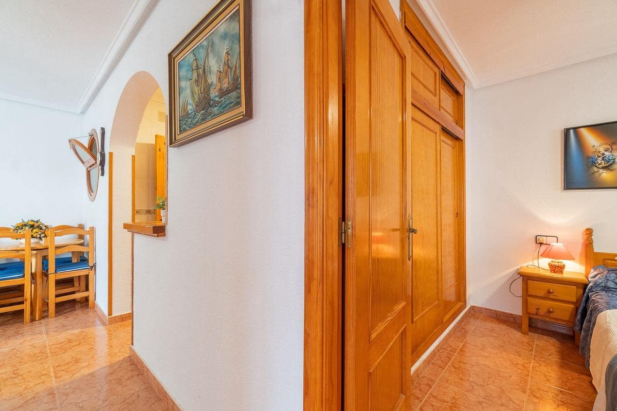 5 chambre Villa/Maison à vendre à Playa Flamenca avec piscine - 240 000 € (Ref: 10031610)