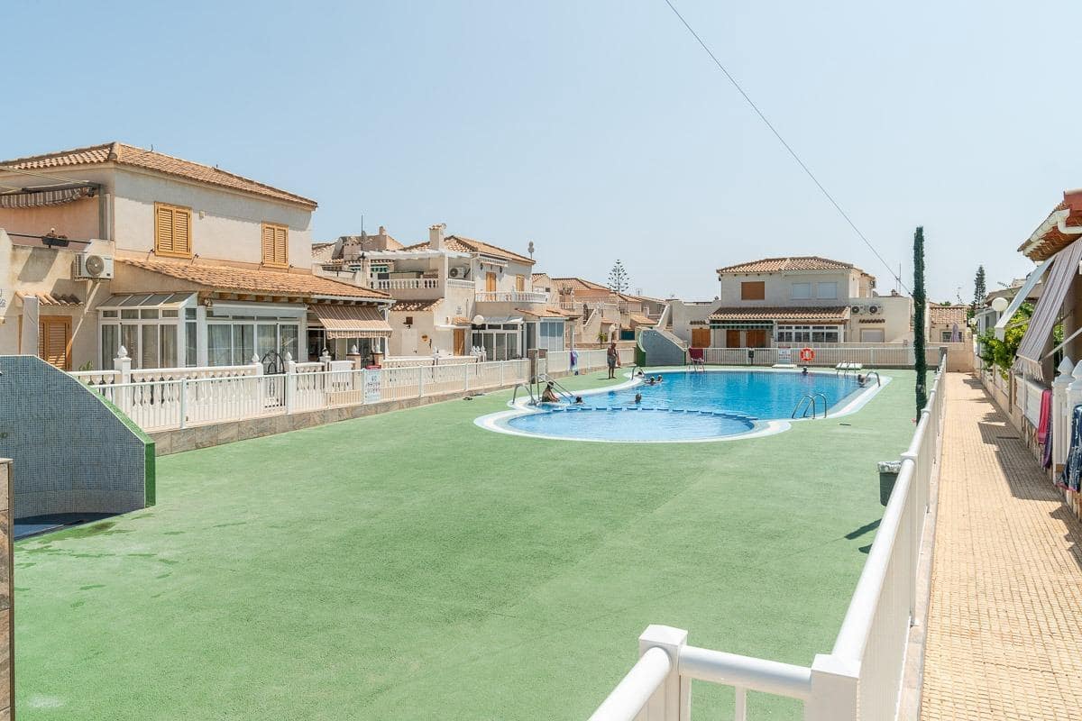 5 chambre Villa/Maison à vendre à Playa Flamenca avec piscine - 240 000 € (Ref: 10031610)