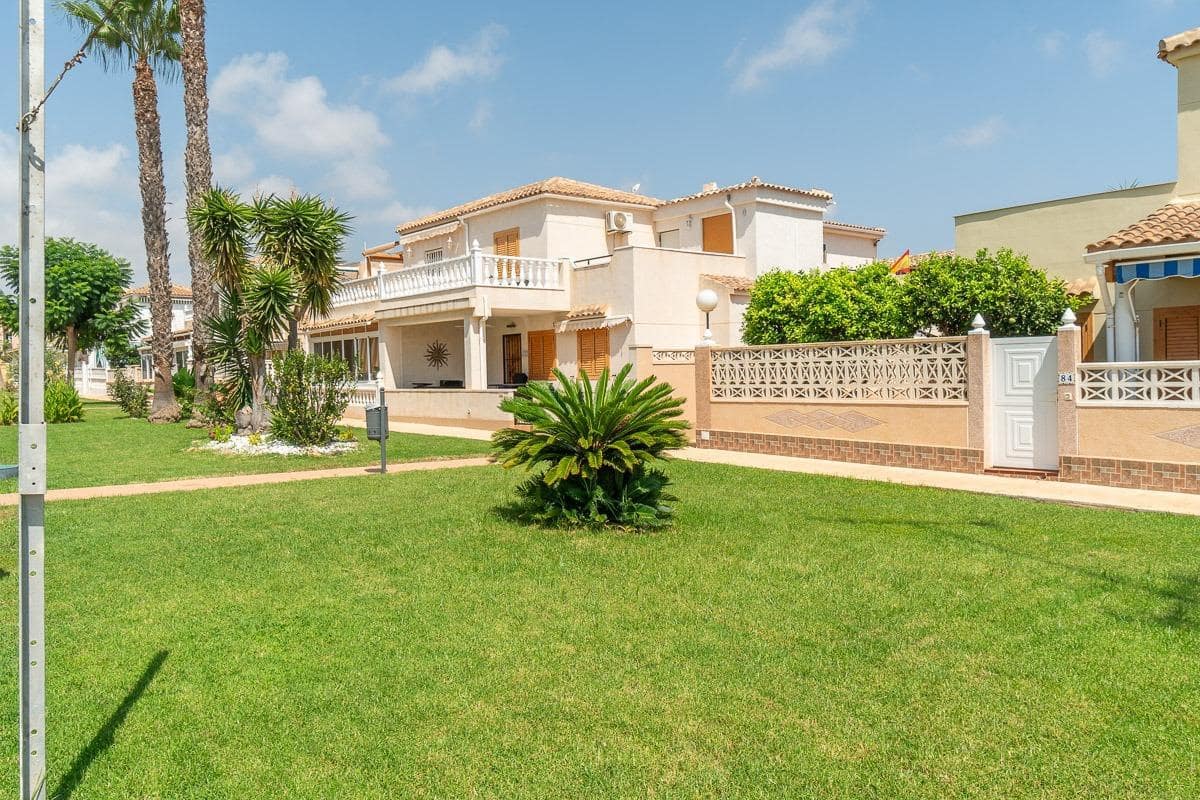5 chambre Villa/Maison à vendre à Playa Flamenca avec piscine - 240 000 € (Ref: 10031610)