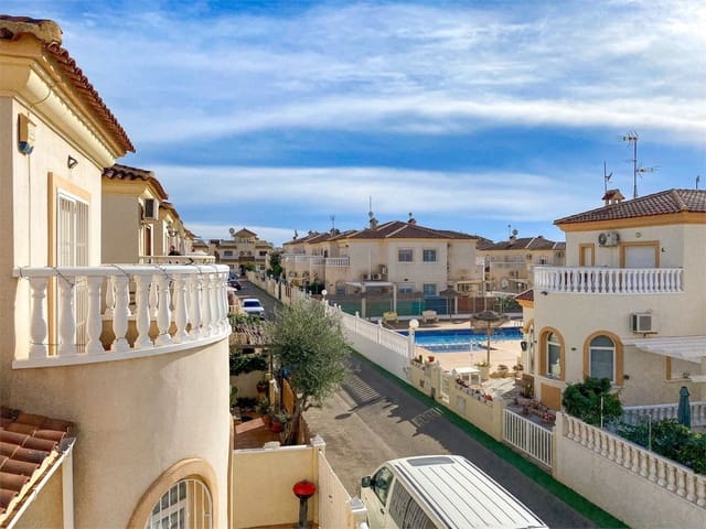 3 chambre Maison de Ville à vendre à Nueva Torrevieja, Torrevieja avec piscine - 219 900 € (Ref: 10031611)