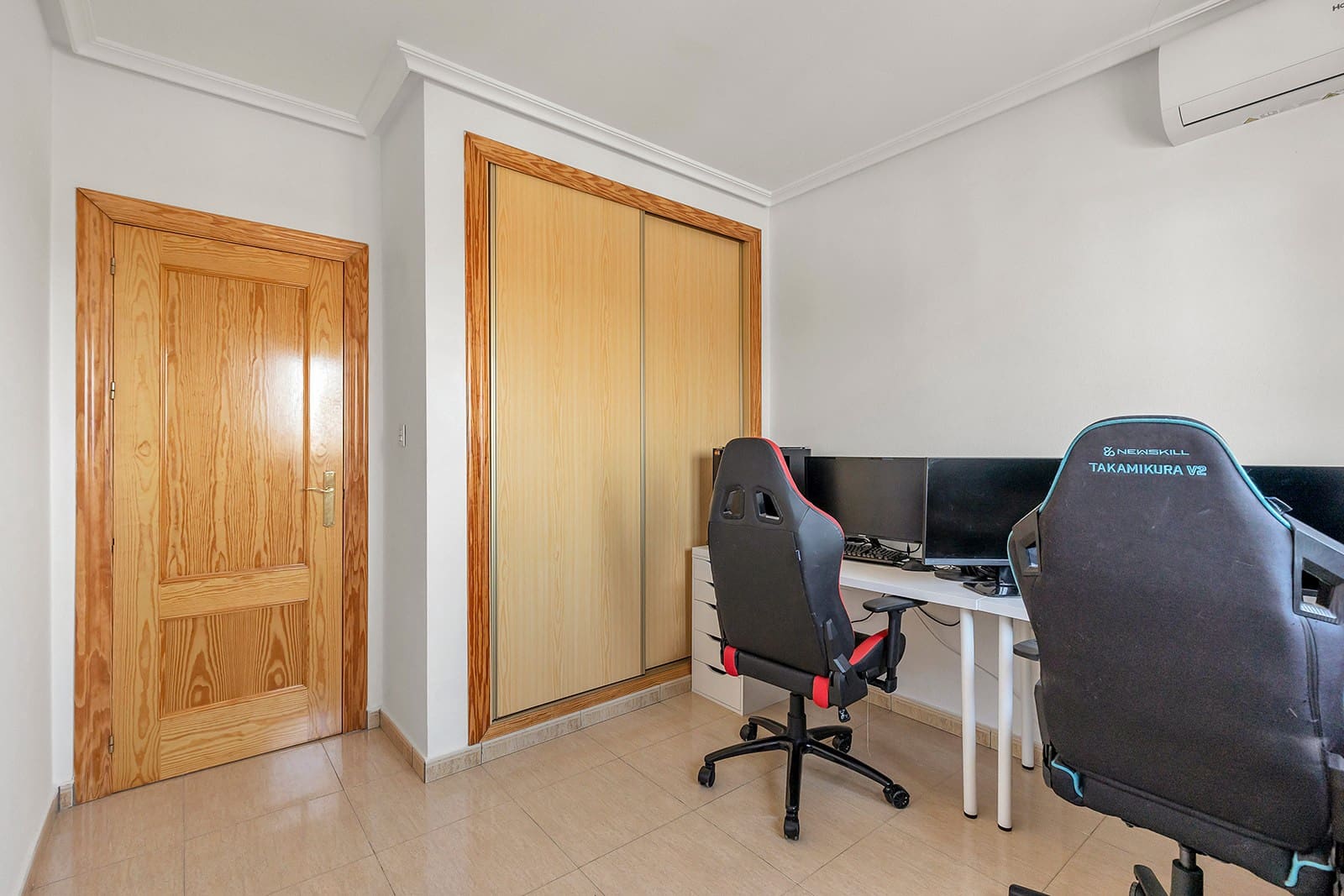 2 bedroom Apartment for sale in Gea y Truyols with pool - € 99,900 (Ref: 10037885)