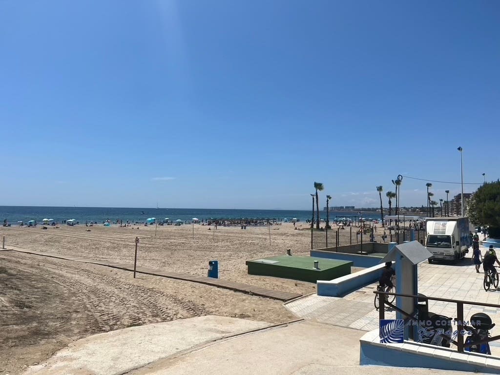 2 quarto Apartamento para venda em Torrevieja com piscina - 145 000 € (Ref: 10040723)
