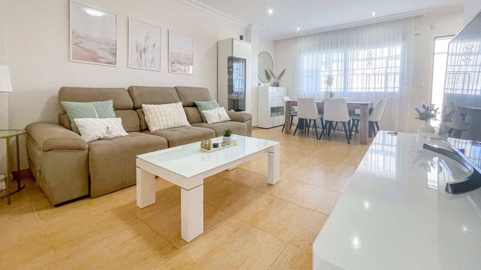 Casa de 4 habitaciones en Orihuela Costa en venta con piscina garaje - 329.000 € (Ref: 10050009)