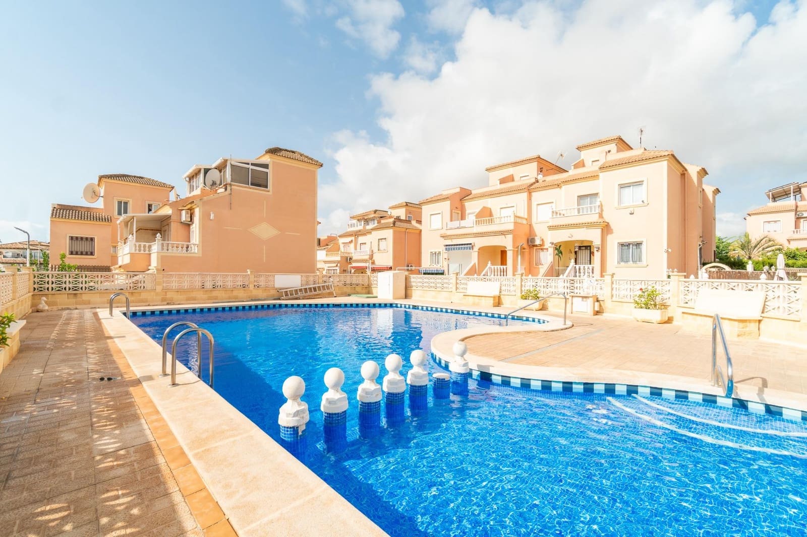 3 bedroom Villa for sale in La Zenia with pool garage - € 225,000 (Ref: 10054866)